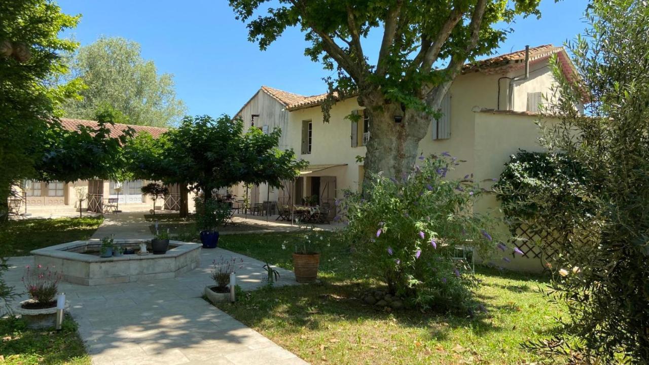 Bed and Breakfast Mas Des Cigognes Le Thor Exterior foto