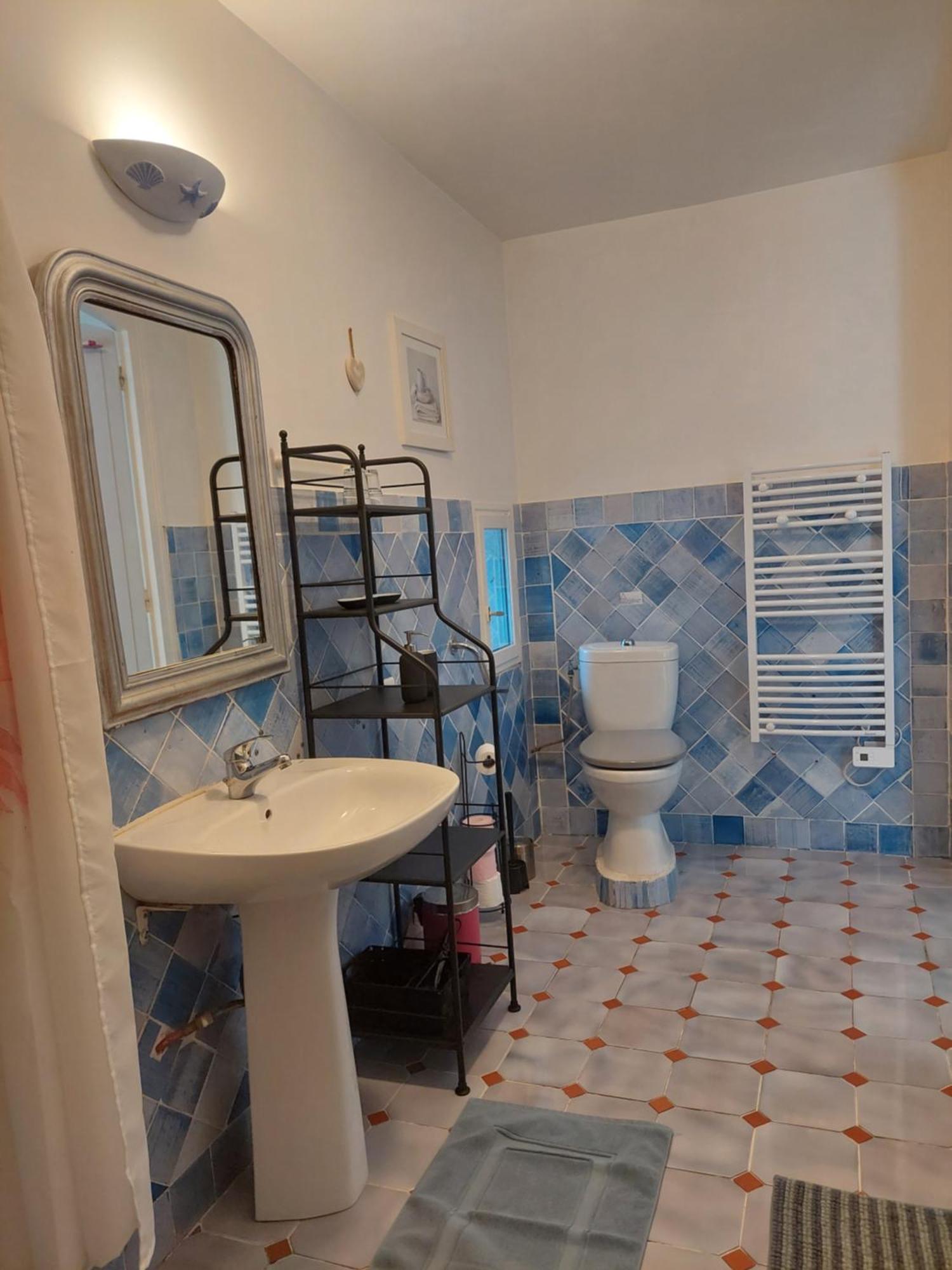 Bed and Breakfast Mas Des Cigognes Le Thor Exterior foto